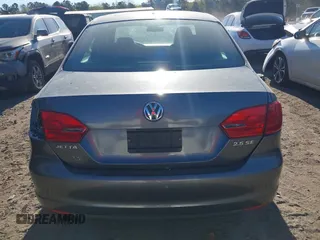 2011 Volkswagen Jetta Sedan SE w/Convenience & Sunroof PZEV with VIN 3VWDZ7AJ0BM357277, listed as a IAAI auction lot 41897588 with 149,710 mi miles. Bid and sale history available at carsss.com. Image 17.