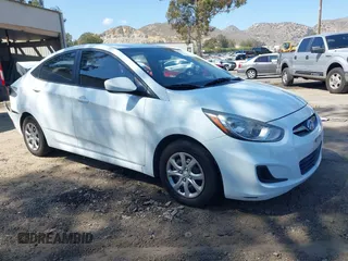 2012 Hyundai Accent GLS z VIN KMHCT4AE9CU238640, wystawiony jako IAAI lot #42135024 z przebiegiem 81 378 mil mil oraz . Historia ofert i sprzedaży dostępna na DreamBid. Obrazek 1.
