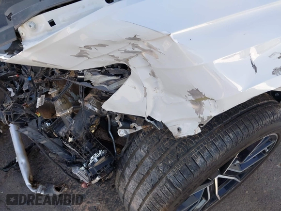 2021 Audi Q8 Premium Plus z VIN WA1EVAF12MD032227, wystawiony jako IAAI lot #41193948 z przebiegiem Nie podano mil oraz . Historia ofert i sprzedaży dostępna na DreamBid. Obrazek 18.