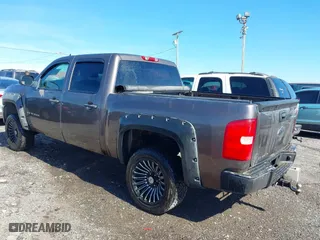 2007 Chevrolet Silverado 1500 LS with VIN 2GCEK13C671625576, listed as a IAAI auction lot 41592726 with 264,429 mi miles. Bid and sale history available at carsss.com. Image 14.