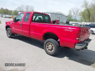 2005 Ford Super Duty F-250 XL with VIN 1FTSX21P65EA38063, listed as a IAAI auction lot 42159568 with 225,036 mi miles. Bid and sale history available at carsss.com. Image 3.