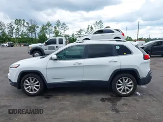 2017 Jeep Cherokee Limited с VIN 1C4PJLDB7HW610561, выставлен на аукционе IAAI как лот 42629863 с пробегом 82 180 миль миль и . История ставок и продаж доступна на DreamBid. Изображение 14.