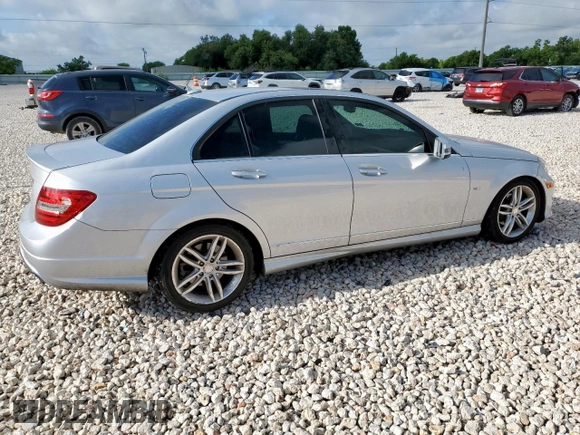 2012 Mercedes-Benz C 250 Sport z VIN WDDGF4HB5CR235008, wystawiony jako Copart lot #62409135 z przebiegiem 146 642 mil mil oraz Czysty tytuł • Clean title. Historia ofert i sprzedaży dostępna na DreamBid. Obrazek 3.