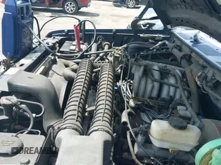 1994 Ford F-250 z VIN 1FTEF25H5RNA75307, wystawiony jako IAAI lot #41936695 z przebiegiem 136 866 mil mil oraz . Historia ofert i sprzedaży dostępna na DreamBid. Obrazek 19.