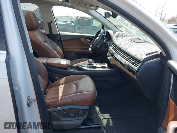 2017 Audi Q7 Premium Plus z VIN WA1LAAF74HD043775, wystawiony jako IAAI lot #42013115 z przebiegiem 68 519 mil mil oraz . Historia ofert i sprzedaży dostępna na DreamBid. Obrazek 5.