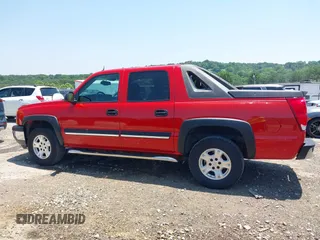 2005 Chevrolet Avalanche LT with VIN 3GNEC12Z35G179854, listed as a IAAI auction lot 42443728 with 263,042 mi miles and . Bid and sale history available at DreamBid. Image 14.