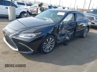 2021 Lexus ES with VIN 58ADZ1B11MU085680, listed as a IAAI auction lot 41447914 with 29,852 mi miles. Bid and sale history available at carsss.com. Image 2.