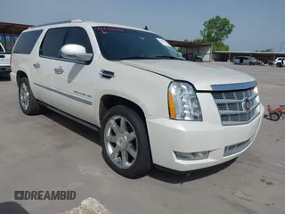 2011 Cadillac Escalade ESV Platinum z VIN 1GYS3KEF2BR134431, wystawiony jako IAAI lot #42238533 z przebiegiem 192 782 mil mil oraz . Historia ofert i sprzedaży dostępna na DreamBid. Obrazek 1.