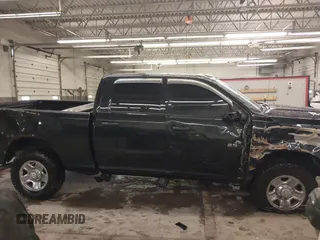 2018 Ram 2500 Tradesman with VIN 3C6UR5CJ3JG121229, listed as a IAAI auction lot 41679189 with 95,956 mi miles and . Bid and sale history available at DreamBid. Image 14.