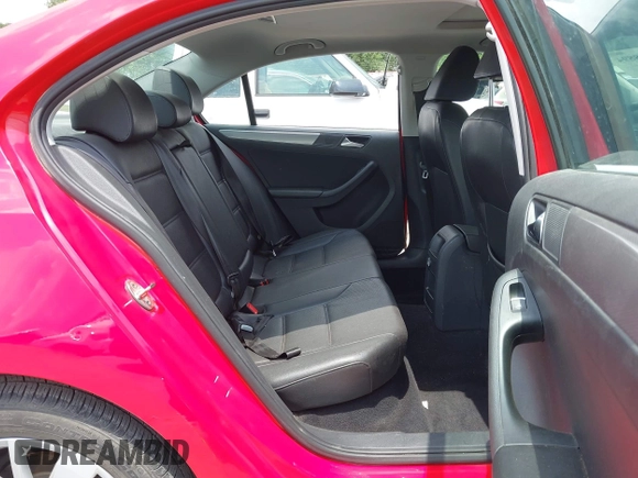 2015 Volkswagen Jetta SE with VIN 3VWD07AJ3FM275737, listed as a IAAI auction lot 42098894 with 131,716 mi miles and . Bid and sale history available at DreamBid. Image 8.