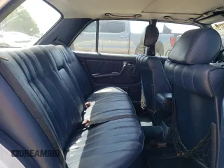 1983 Mercedes-Benz 300 D z VIN WDBAB33AXDB031298, wystawiony jako Copart lot #53799325 z przebiegiem 315 445 mil mil oraz Szkoda całkowita • Salvage title. Historia ofert i sprzedaży dostępna na DreamBid. Obrazek 10.