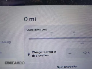 2014 Tesla Model S 60 z VIN 5YJSA1H11EFP30596, wystawiony jako IAAI lot #42235901 z przebiegiem 143 837 mil mil oraz . Historia ofert i sprzedaży dostępna na DreamBid. Obrazek 18.