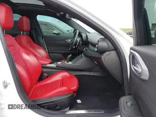 2022 Alfa Romeo Giulia Veloce with VIN ZARFAMBN9N7666124, listed as a IAAI auction lot 41583505 with 38,957 mi miles. Bid and sale history available at carsss.com. Image 5.