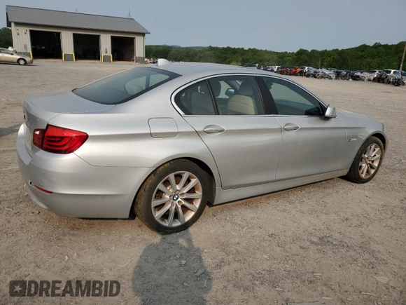 2013 BMW 5 Series 528i xDrive z VIN WBAXH5C51DD107887, wystawiony jako Copart lot #59550505 z przebiegiem 89 537 mil mil oraz Szkoda całkowita • Salvage title. Historia ofert i sprzedaży dostępna na DreamBid. Obrazek 3.