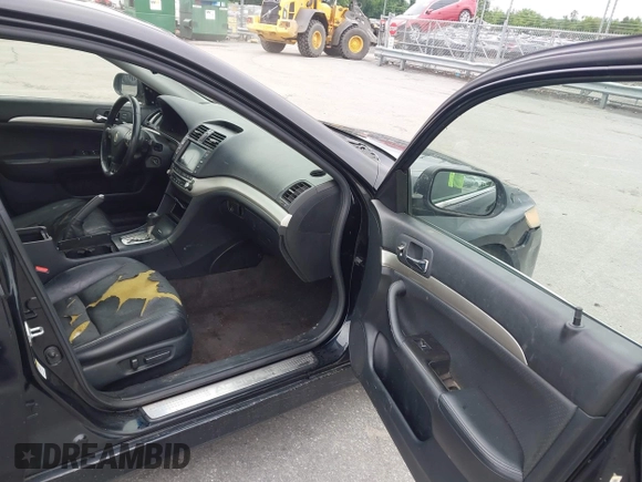 2008 Acura TSX Nav with VIN JH4CL96918C001035, listed as a IAAI auction lot 42367192 with 274,234 mi miles and . Bid and sale history available at DreamBid. Image 5.