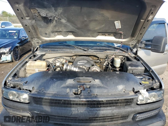 2002 Chevrolet Silverado 1500HD LT z VIN 1GCGK13U22F226215, wystawiony jako Copart lot #67556633 z przebiegiem 237 272 mil mil oraz Szkoda całkowita • Salvage title. Historia ofert i sprzedaży dostępna na DreamBid. Obrazek 11.