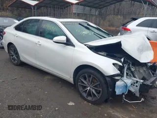 2016 Toyota Camry XSE with VIN 4T1BK1FK2GU571473, listed as a IAAI auction lot 41095181 with 63,677 mi miles. Bid and sale history available at carsss.com. Image 1.