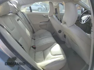 2013 Volvo S60 T5 Premier z VIN YV1612FS2D2189380, wystawiony jako Copart lot #46792015 z przebiegiem 116 782 mil mil oraz Szkody całkowita. Historia ofert i sprzedaży dostępna na DreamBid. Obrazek 10.