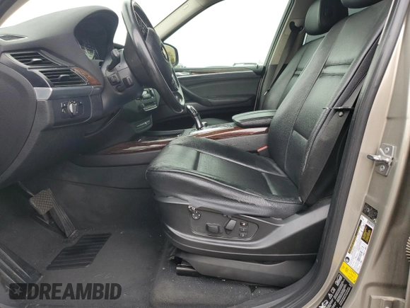 2011 BMW X5 35d z VIN 5UXZW0C57BL368978, wystawiony jako Copart lot #53004325 z przebiegiem 165 970 mil mil oraz Czysty tytuł • Clean title. Historia ofert i sprzedaży dostępna na DreamBid. Obrazek 7.