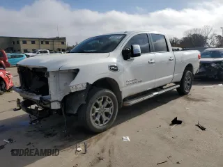 2018 Nissan Titan XD SV with VIN 1N6AA1F40JN513624, listed as a Copart auction lot 83553474 with 111,908 mi miles and Salvage Title. Bid and sale history available at carsss.com. Image 1.