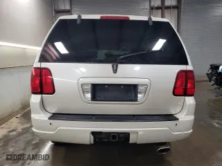 2005 Lincoln Navigator Luxury with VIN 5LMFU28545LJ24815, listed as a Copart auction lot 82611304 with 188,592 mi miles and Salvage Title. Bid and sale history available at carsss.com. Image 6.
