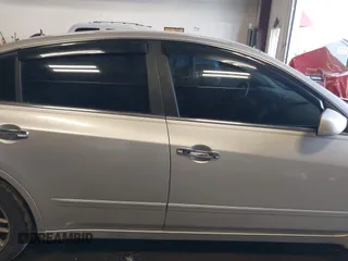 2008 Nissan Altima 2.5 with VIN 1N4AL21E88N538435, listed as a IAAI auction lot 41691649 with 230,967 mi miles. Bid and sale history available at carsss.com. Image 14.