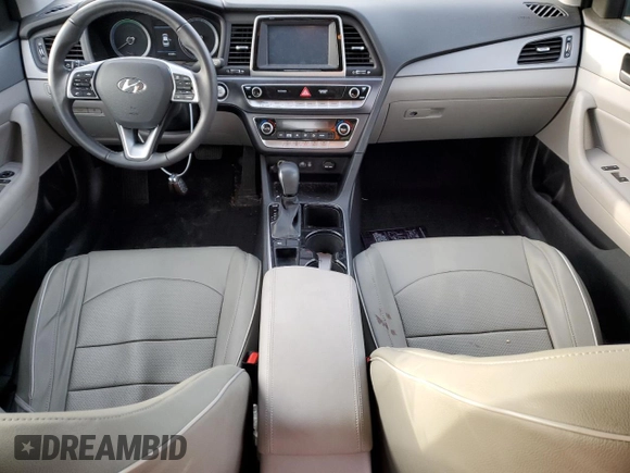 2018 Hyundai Sonata SE with VIN KMHE24L35JA083980, listed as a Copart auction lot 81924123 with 35,588 mi miles and . Bid and sale history available at DreamBid. Image 8.