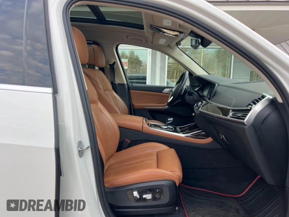 2020 BMW X7 xDrive40i z VIN 5UXCW2C05L9B60363, wystawiony jako IAAI lot #41808059 z przebiegiem 89 893 mil mil oraz . Historia ofert i sprzedaży dostępna na DreamBid. Obrazek 5.
