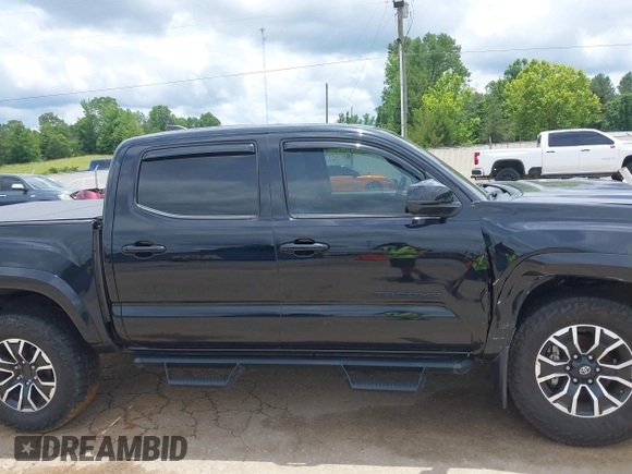 2020 Toyota Tacoma SR5 z VIN 3TMAZ5CN8LM138501, wystawiony jako IAAI lot #42321412 z przebiegiem 81 806 mil mil oraz . Historia ofert i sprzedaży dostępna na DreamBid. Obrazek 13.