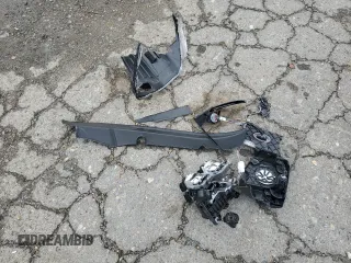 2024 Kia Telluride S с VIN 5XYP6DGC2RG543796, выставлен на аукционе Copart как лот 54404545 с пробегом 5 338 миль миль и Списание • Salvage title. История ставок и продаж доступна на DreamBid. Изображение 13.