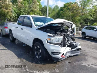 2019 Ram 1500 Tradesman z VIN 1C6RRECT2KN596550, wystawiony jako IAAI lot #42039911 z przebiegiem Nie podano mil oraz . Historia ofert i sprzedaży dostępna na DreamBid. Obrazek 1.