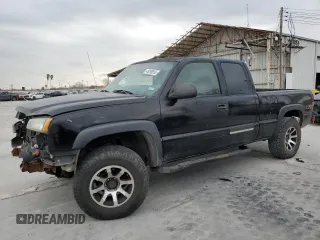 2004 Chevrolet Silverado 1500 with VIN 1GCEK19TX4E186657, listed as a Copart auction lot 45298555 with 251,061 mi miles and Salvage Title. Bid and sale history available at DreamBid. Image 1.