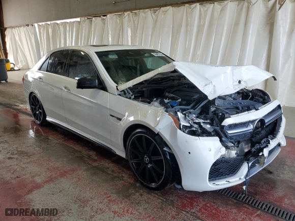 2014 Mercedes-Benz E-Class E 63 AMG S-Model with VIN WDDHF7GBXEA924082, listed as a Copart auction lot 56497264 with 67,542 mi miles and Salvage Title. Bid and sale history available at carsss.com. Image 4.