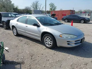2004 Dodge Intrepid SE with VIN 2B3HD46R34H647886, listed as a IAAI auction lot 42113905 with 169,825 mi miles. Bid and sale history available at carsss.com. Image 1.