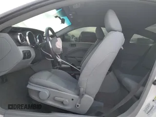 2007 Ford Mustang Deluxe z VIN 1ZVFT80N975326126, wystawiony jako Copart lot #53705085 z przebiegiem 77 431 mil mil oraz Szkoda całkowita • Salvage title. Historia ofert i sprzedaży dostępna na DreamBid. Obrazek 7.