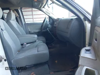 2005 Dodge Dakota SLT with VIN 1D7HE42K85S295098, listed as a IAAI auction lot 41902117 with 93,750 mi miles and . Bid and sale history available at carsss.com. Image 8.