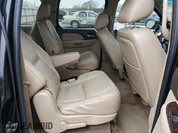2011 GMC Yukon XL Denali with VIN 1GKS1MEF7BR165394, listed as a Copart auction lot 88813415 with 250,065 mi miles and Salvage Title. Bid and sale history available at carsss.com. Image 12.