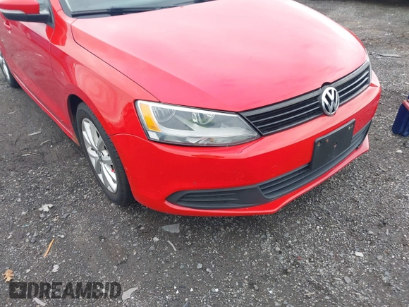 2011 Volkswagen Jetta Sedan SE w/Convenience & Sunroof PZEV with VIN 3VWDZ7AJ0BM061238, listed as a IAAI auction lot 42046655 with 174,131 mi miles. Bid and sale history available at carsss.com. Image 6.