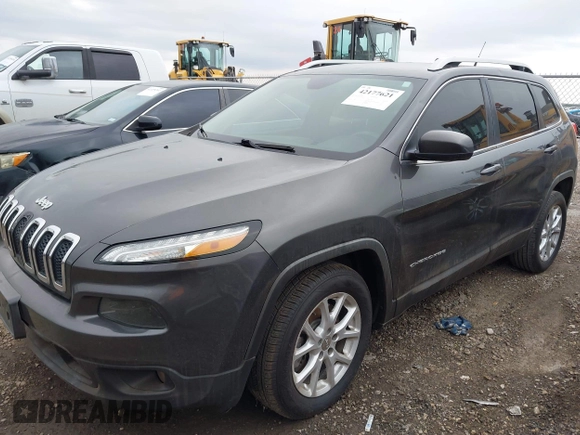 2015 Jeep Cherokee Latitude with VIN 1C4PJLCB6FW547788, listed as a IAAI auction lot 42177621 with 138,945 mi miles and . Bid and sale history available at carsss.com. Image 2.