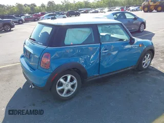 2008 MINI Hardtop with VIN WMWMF33568TT67727, listed as a IAAI auction lot 41985166 with 158,579 mi miles and . Bid and sale history available at DreamBid. Image 4.