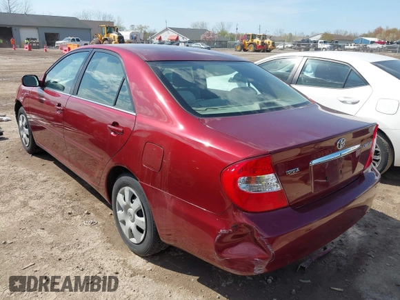 2004 Toyota Camry LE with VIN 4T1BE32K34U377605, listed as a IAAI auction lot 42107813 with 110,724 mi miles. Bid and sale history available at carsss.com. Image 3.