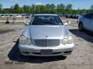 2002 Mercedes-Benz C 230/260/280/320 with VIN WDBRF61J42F284358, listed as a Copart auction lot 57496275 with 215,776 mi miles and Clean title. Bid and sale history available at DreamBid. Image 5.