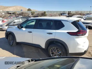 2025 Nissan Rogue S z VIN 5N1BT3AB8SC765522, wystawiony jako Copart lot #88265865 z przebiegiem 3 615 mil mil oraz Szkoda całkowita • Salvage title. Historia ofert i sprzedaży dostępna na DreamBid. Obrazek 2.
