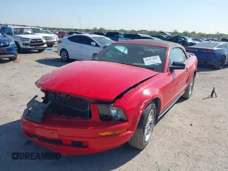 2008 Ford Mustang Deluxe with VIN 1ZVHT84NX85143404, listed as a IAAI auction lot 41977601 with 111,457 mi miles and . Bid and sale history available at carsss.com. Image 17.
