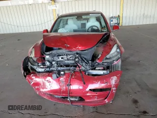 2018 Tesla Model 3 Long Range Battery z VIN 5YJ3E1EB9JF100616, wystawiony jako Copart lot #47430685 z przebiegiem 45 804 mil mil oraz Szkody całkowita. Historia ofert i sprzedaży dostępna na DreamBid. Obrazek 5.