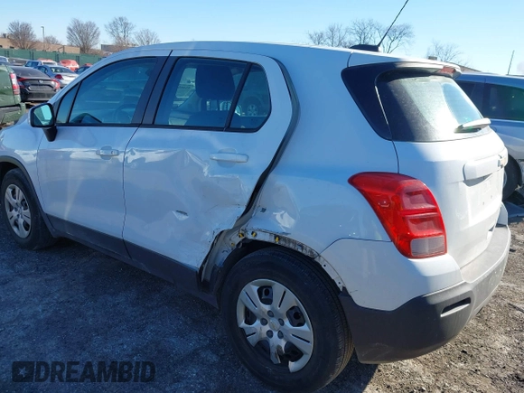 2015 Chevrolet Trax LS with VIN KL7CJKSB8FB113628, listed as a IAAI auction lot 41465345 with 89,245 mi miles. Bid and sale history available at carsss.com. Image 6.