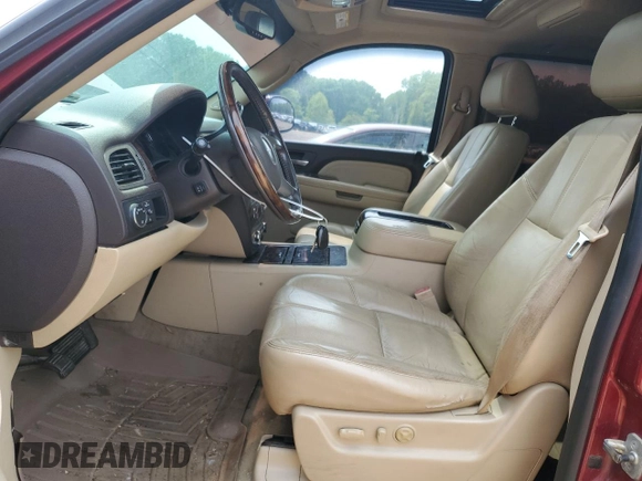 2009 GMC Yukon Denali z VIN 1GKFK03249R210700, wystawiony jako Copart lot #57426195 z przebiegiem 216 561 mil mil oraz Czysty tytuł • Clean title. Historia ofert i sprzedaży dostępna na DreamBid. Obrazek 7.