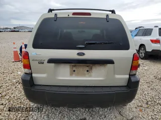 2006 Ford Escape XLT with VIN 1FMYU03Z26KA85627, listed as a Copart auction lot 83552474 with 234,677 mi miles and Clean Title. Bid and sale history available at carsss.com. Image 6.