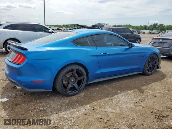 2019 Ford Mustang GT z VIN 1FA6P8CF5K5125141, wystawiony jako Copart lot #58449545 z przebiegiem 131 511 mil mil oraz Czysty tytuł • Clean title. Historia ofert i sprzedaży dostępna na DreamBid. Obrazek 3.