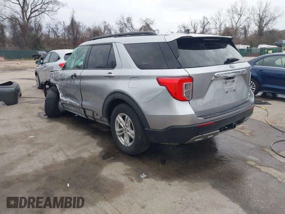 2021 Ford Explorer XLT with VIN 1FMSK8DH6MGC50773, listed as a IAAI auction lot 41908834 with 106,688 mi miles. Bid and sale history available at carsss.com. Image 3.